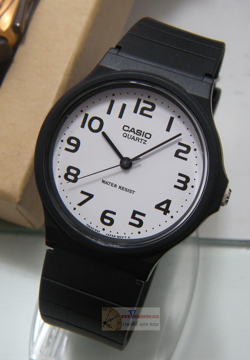 Casio(คาสิโอ) MQ-24-7B2LDF สายยางสีดำ เรือนใหญ๋ ตัวเลขชัด กันน้ำ