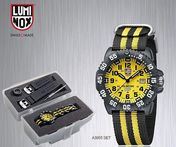 Luminox  Limited Edition set box นาฬิกาข้อมือชาย ตัวเรือนคาร์บอน สายยางเรซิ้น   รุ่น XS.3955