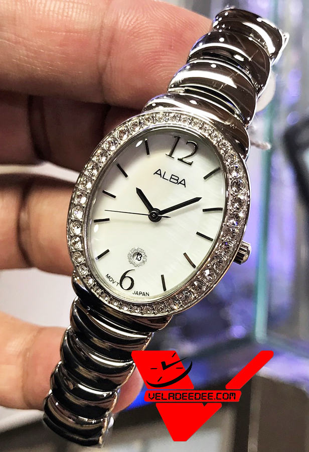 ALBA Crystal Swarovski นาฬิกาข้อมือหญิง สายสแตนเลส รุ่น AH7L51X